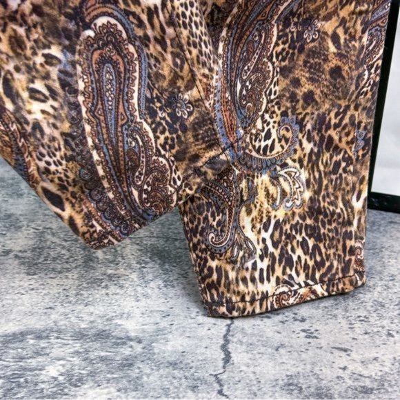 L’AGENCE | Margot High-Rise Paisley Leopard Cropped Jeans in ‘Bronze Valencia’ - Picture 8 of 12